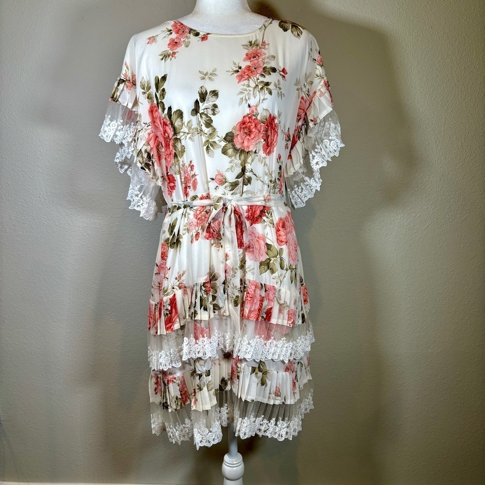 NWT Aura Floral Lace Trim Dress Size Medium